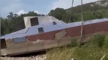 Sahildeki terk edilmiş tekneler kaldırıldı