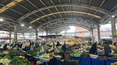 Semt pazarında fiyatlar arttı, ürünlere ilgi azaldı