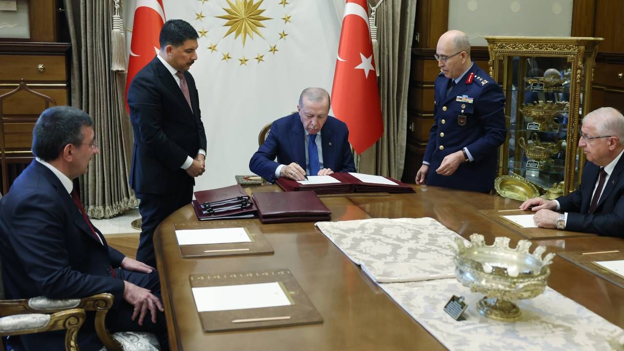 YAŞ kararları açıklandı: Genelkurmay Başkanlığı'na Orgeneral Selçuk Bayraktaroğlu atandı