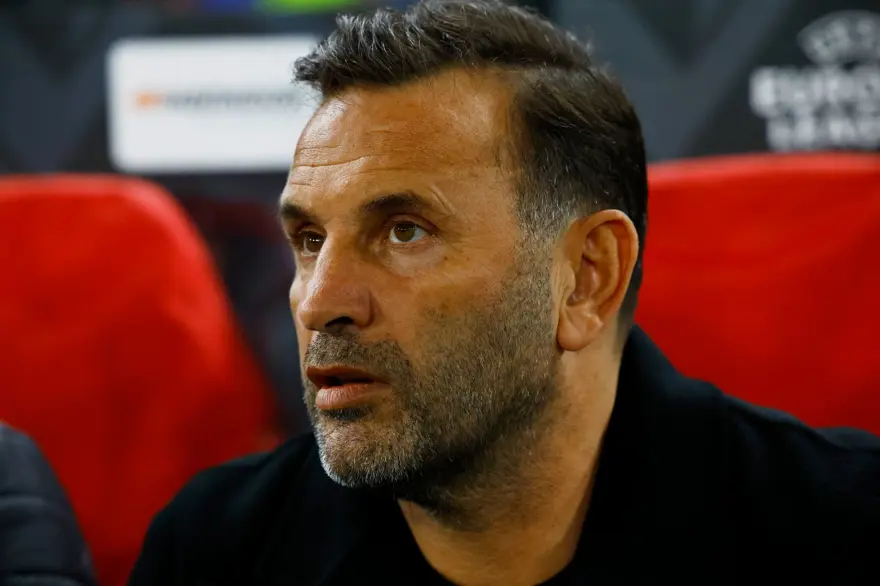 "BURUK, İLK 11'İ İLE HARAKİRİ YAPTI" 1 "BURUK, İLK 11'İ İLE HARAKİRİ YAPTI" 1