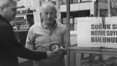 Otomobilin çarptığı simitçi yaşamını yitirdi