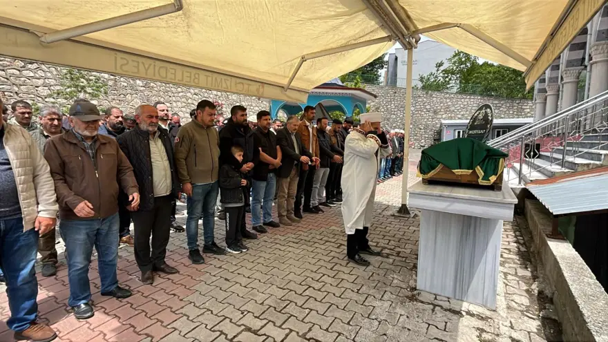 Minik Ardıç son yolculuğuna uğurlandı 4