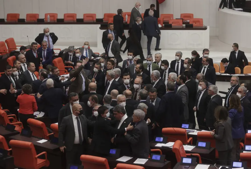 TBMM Genel Kurulu'nda kavga 3