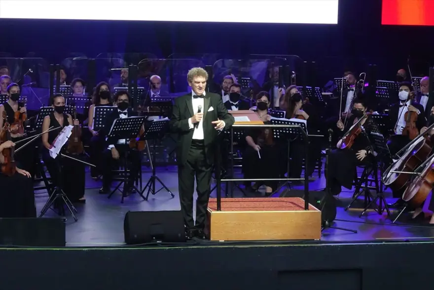 Cemal Reşit Rey Senfoni Orkestrası'ndan Harbiye konseri 1