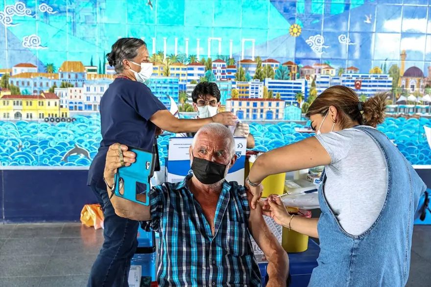 İZMİR: İZBAN HALKAPINAR İSTASYONU 16