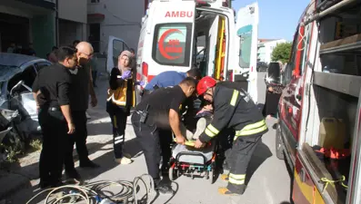 Konya’da işçi servisi ile otomobil çarpıştı: 5 yaralı