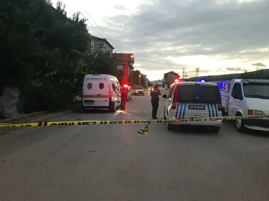 "Çeyrek altın" tartışmasında başkasına ateş ederken eşini öldürmüştü! Suçlamaları inkar etti 1 "Çeyrek altın" tartışmasında başkasına ateş ederken eşini öldürmüştü! Suçlamaları inkar etti 1