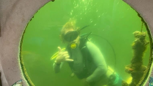 Yaşlanmayı tersine çevirmek mümkün mü? 100 gün suyun altında yaşadı, 20 yıl gençleştiğini iddia etti