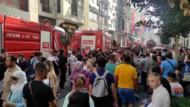 İstiklal Caddesi'nde yangın trafiği