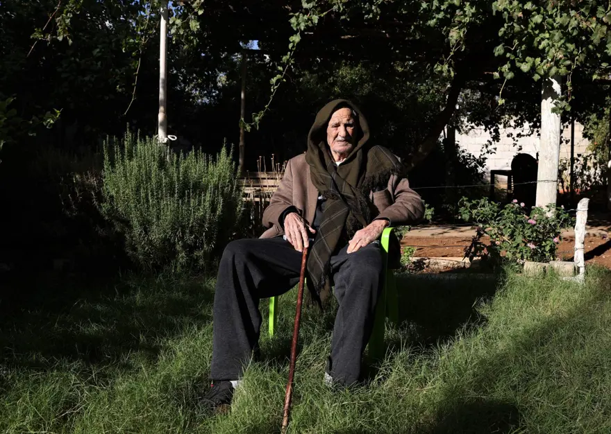 102 yaşındaki Ahmet dedenin uzun yaşam sırrıymış: "Asırlık çınarlar" 3 altın kuralı açıkladı 3