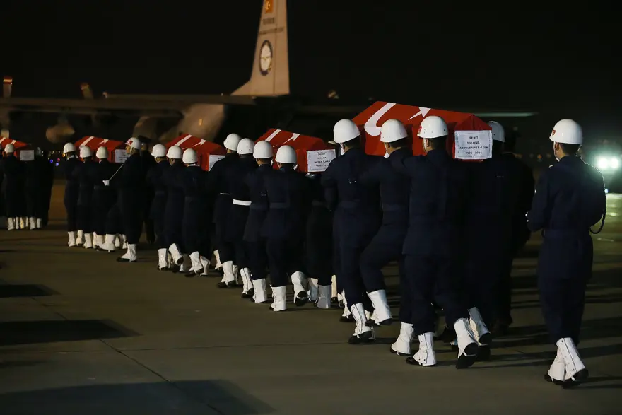 Çarşı iznine çıkan iki arkadaşın kaderi aynı oldu 9