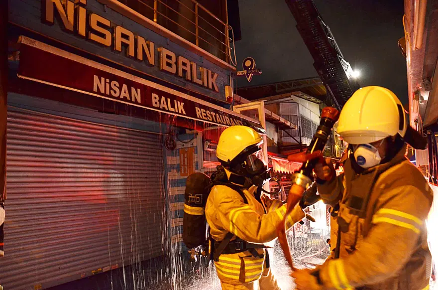 Kadıköy'de restoran yangını 2