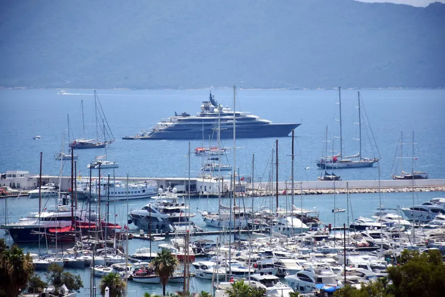 Mega yat 'Flying Fox' Bodrum'da 1