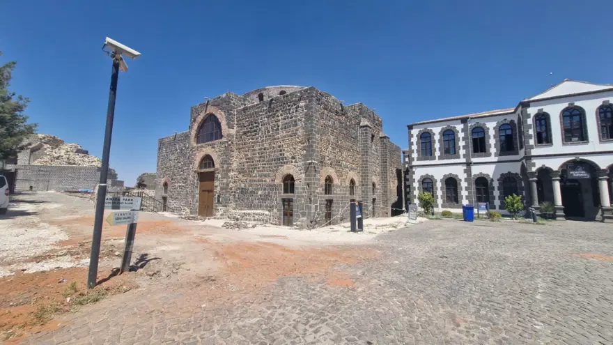 Depremde ağır hasar alan bin 600 yıllık kilisenin restorasyonu tamamlandı 6