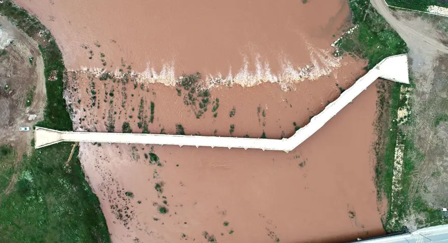 Eğri Köprü'nün 18 gözünden de yıllar sonra su aktı 6