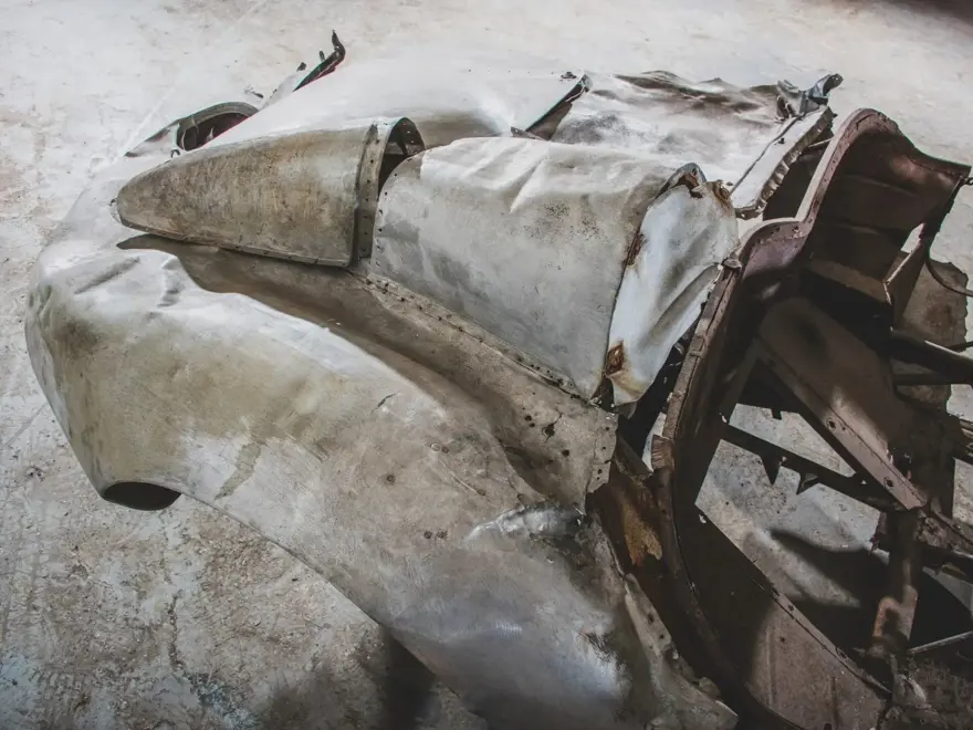 1954 model hurda Ferrari 2 milyon dolara satıldı 11