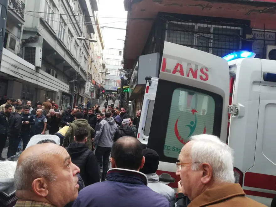 İki taraf arasında çıkan kavgada kan aktı: 3 yaralı 3