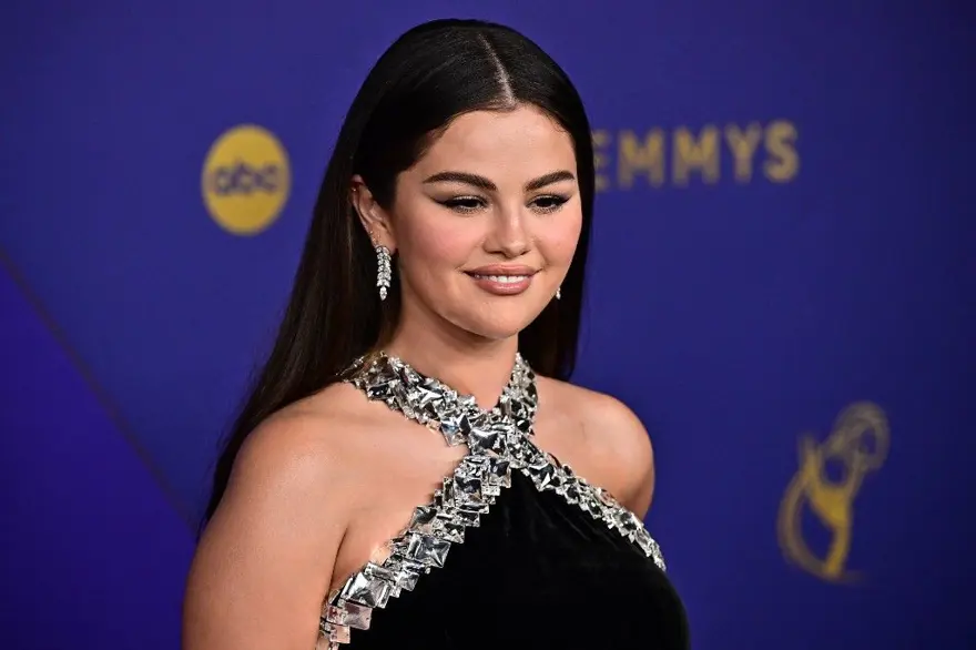 Selena Gomez gala tarzıyla Instagram'a damga vurdu 2