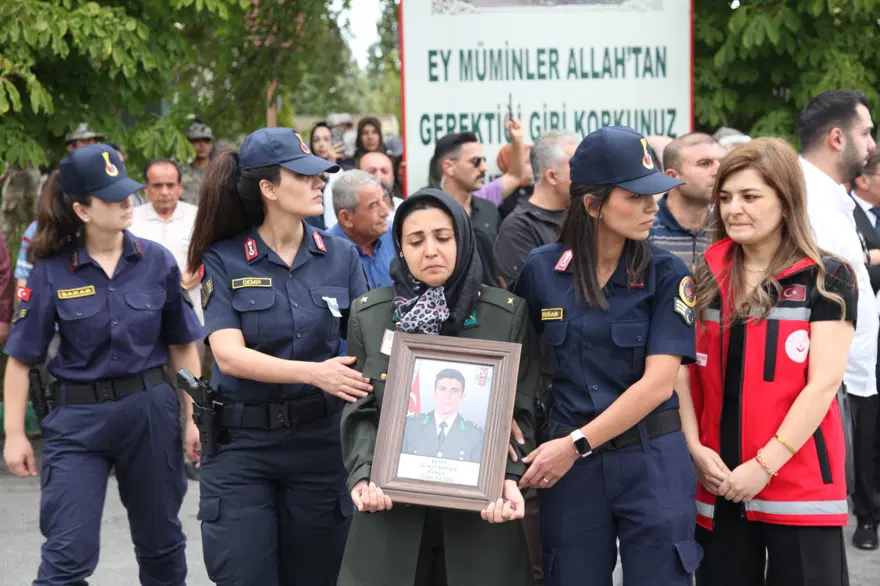 Pençe-Kilit şehidine veda 4