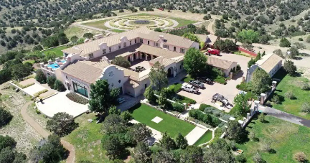 Epstein'in çiftliğine soruşturma, belgelerdeki iddialar araştırılacak