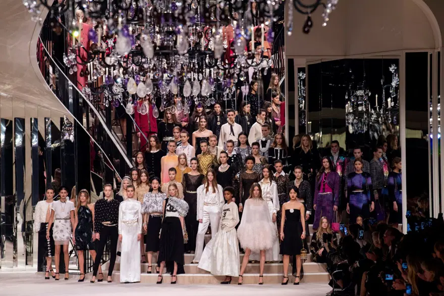 Paris'te Gigi Hadid ve Kaia Gerber fırtınası 12
