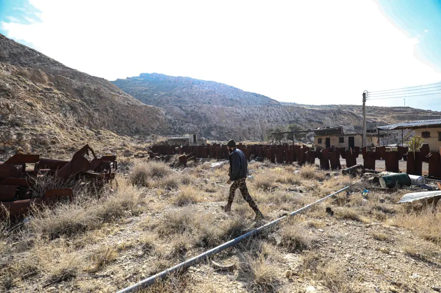 Esad'ın katliam tesisi görüntülendi! Halka yasaklanan Kasyun Dağında varil bombaları üretti 10 Esad'ın katliam tesisi görüntülendi! Halka yasaklanan Kasyun Dağında varil bombaları üretti 10