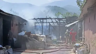 Bursa'da mobilya imalathanesinde yangın