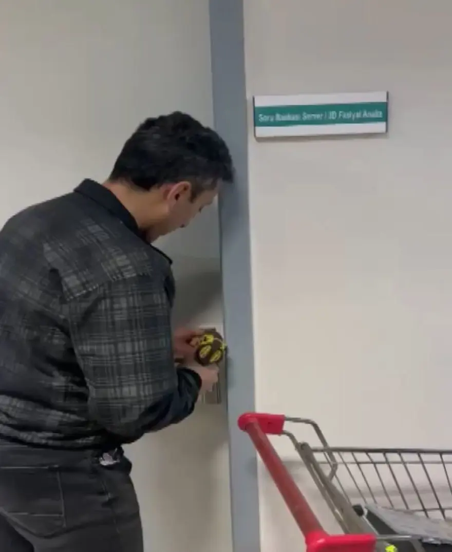 Üniversite hastanesinde profesöre 'gizli kamera' soruşturması Üniversite hastanesinde profesöre 'gizli kamera' soruşturması