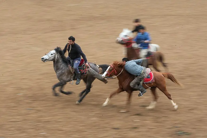 kırgız türkleri, ulupamir köyü, van ulupamir, kökbörü oyunu, en eski türk savaş oyunu 7