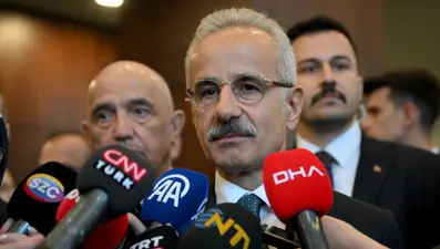 Depremde cep telefonları neden kesildi? Bakan Uraloğlu: "Aramalarda 7 katı artış yaşandı"