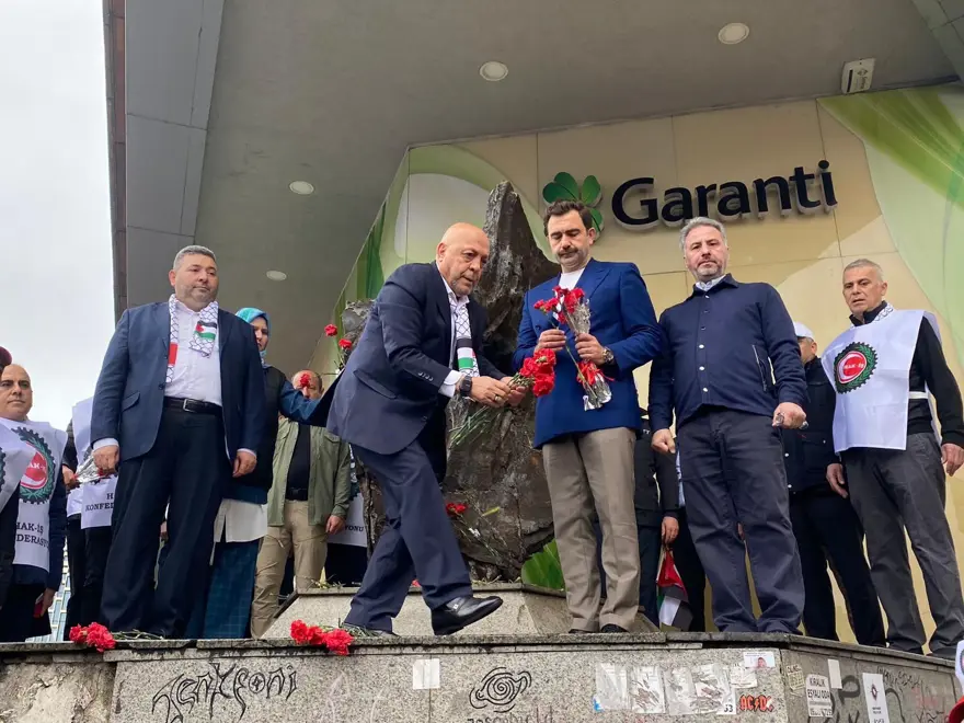 HAK-İŞ Kazancı Yokuşu'na karanfil bıraktı 4