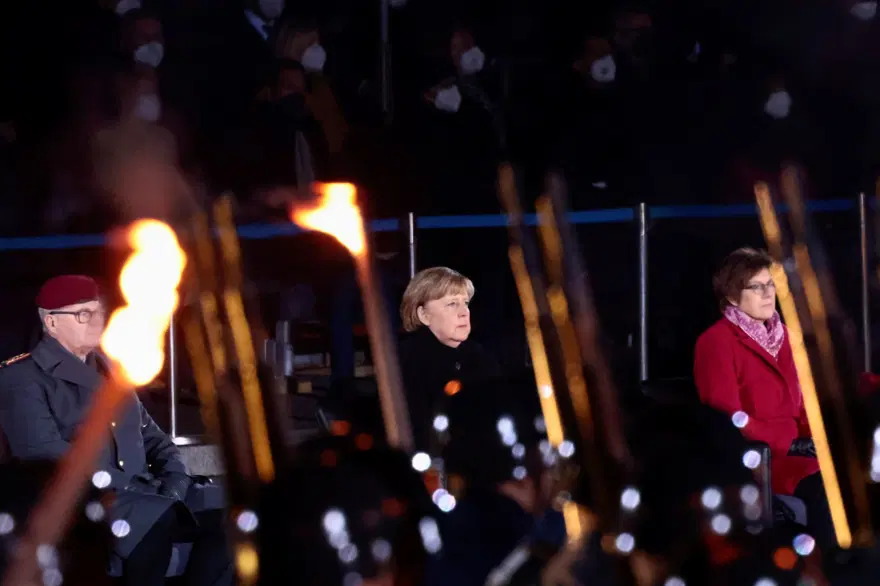 Merkel'e şarkılı veda 3