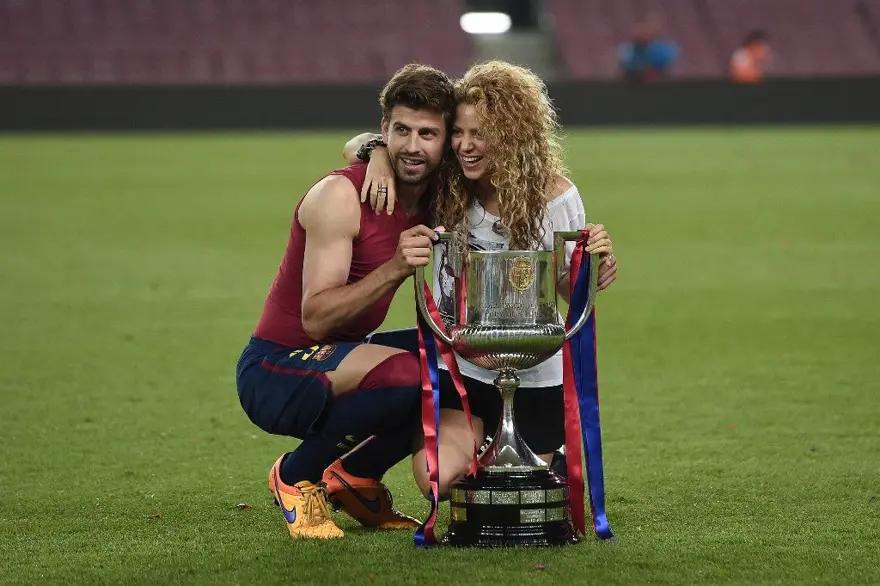 Sergio Ramos'tan Pique'den boşanan Shakira'ya ödül 6