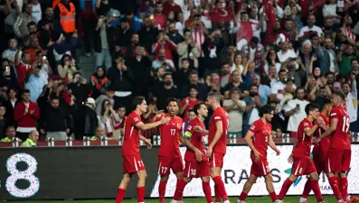 A Milli Takım, Karadağ'ı tek golle geçti: Liderliğini sürdürdü