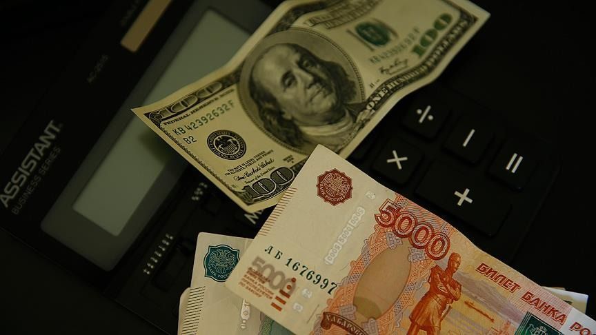 Dolar/ruble paritesi 1,5 yıl sonra 100’ü geçti