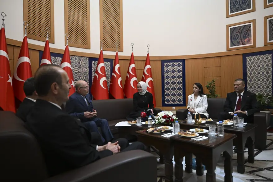 MHP'YE ZİYARETLER 8 MHP'YE ZİYARETLER 8