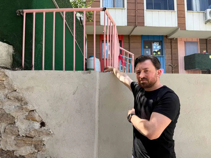 Kreşte korku dolu anlar: 5 yaşındaki çocuk inşaat alanına düştü 4
