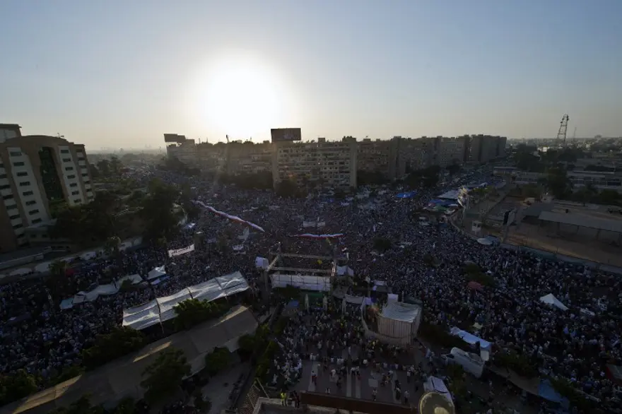 Mursi'ye 'istifa et' isyanı 28