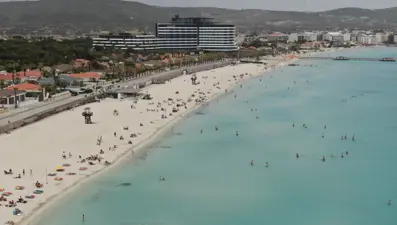 Ilıca Plajı'na akın ettiler: Çeşme'de hafta sonu yoğunluğu