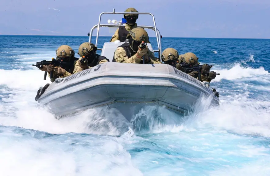 Amfibi Hücum Timleri'nden gövde gösterisi 