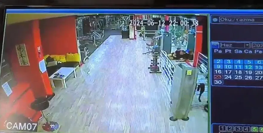 3 yaşındaki oğlunun gözü önünde öldürülmüştü! Kamera görüntüleri ortaya çıktı 3 yaşındaki oğlunun gözü önünde öldürülmüştü! Kamera görüntüleri ortaya çıktı