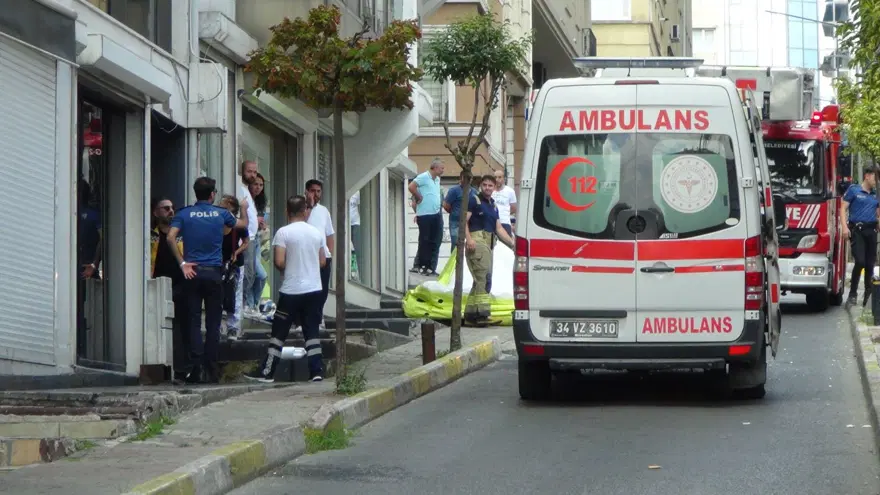 İstanbul'da yoldan geçenlerin üstüne kezzap döktü 4
