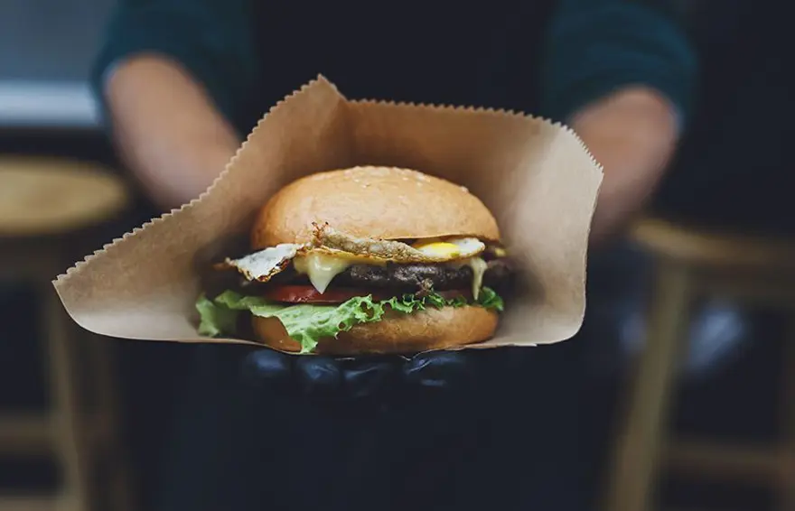 hamburger, hamburgerin tarihi, tatar bifteği, hamburg bifteği, hamburger köftesi, hamburgerin tarihi, hamburgerin kökeni, Amerika'nın ilk hamburgeri , iyi bir hamburger köftesi nasıl olmalı, 6