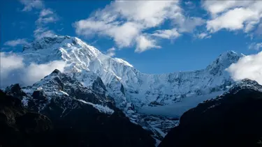 Nepal'de dağcıların kampına çığ düştü