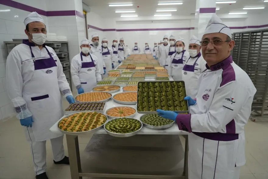 Tatlılardaki hileye dikkat: Baklavada ıspanak, bezelye ve yer fıstığı oyunu 5