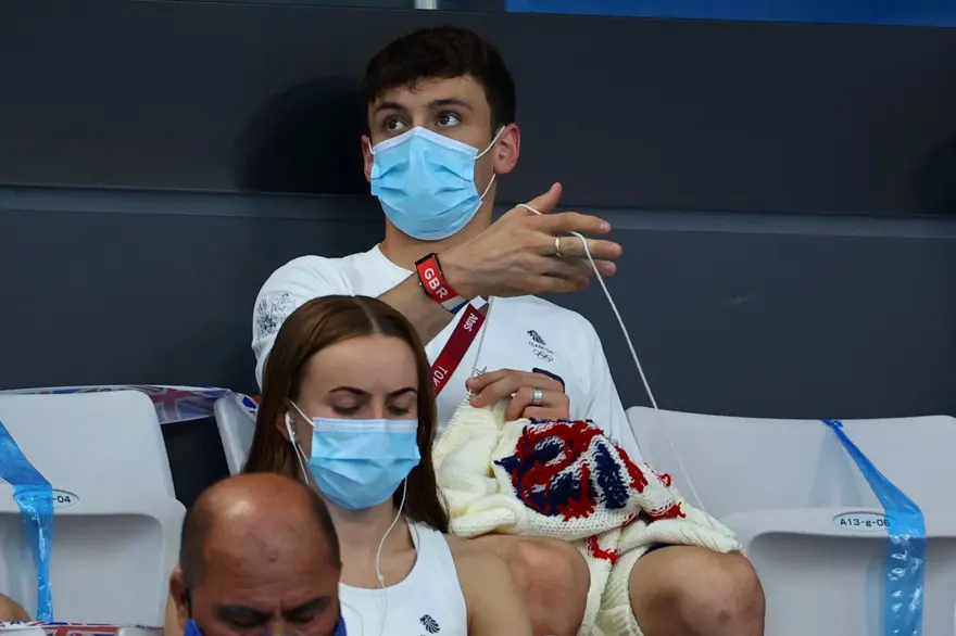 Olimpiyat şampiyonu sporcu Tom Daley'in örgü örme hobisi 5