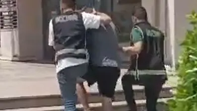 Sahte dövizle alışveriş yapan turist sınır dışı edildi