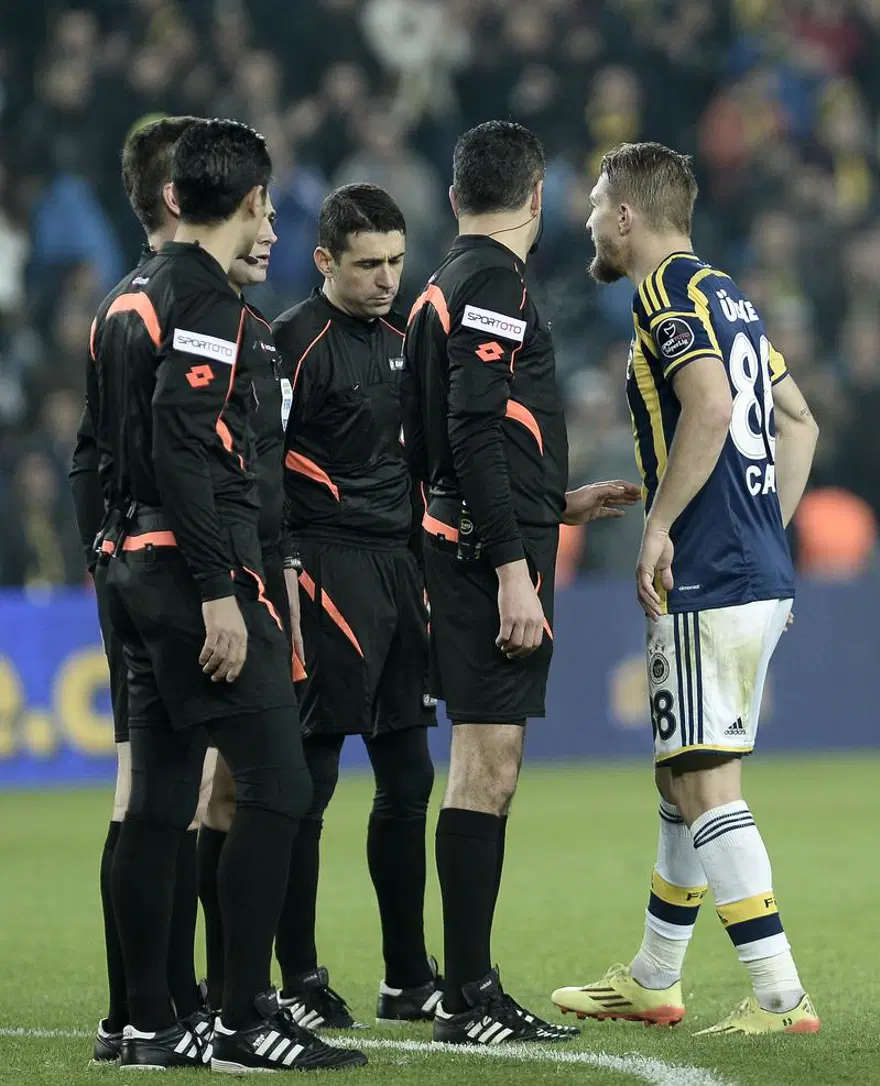 Maç bitti, Caner atıldı 3