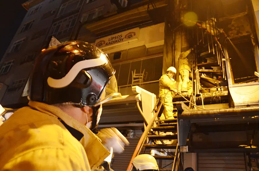 Kadıköy'de restoran yangını 1