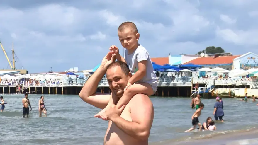 Plajlarda hafta sonu yoğunluğu 25 Plajlarda hafta sonu yoğunluğu 25